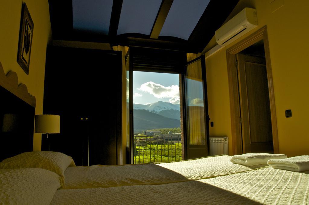 Hotel El Comendador Anon Номер фото