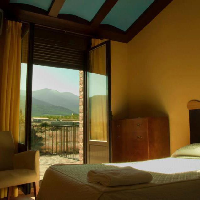 Hotel El Comendador Anon Номер фото