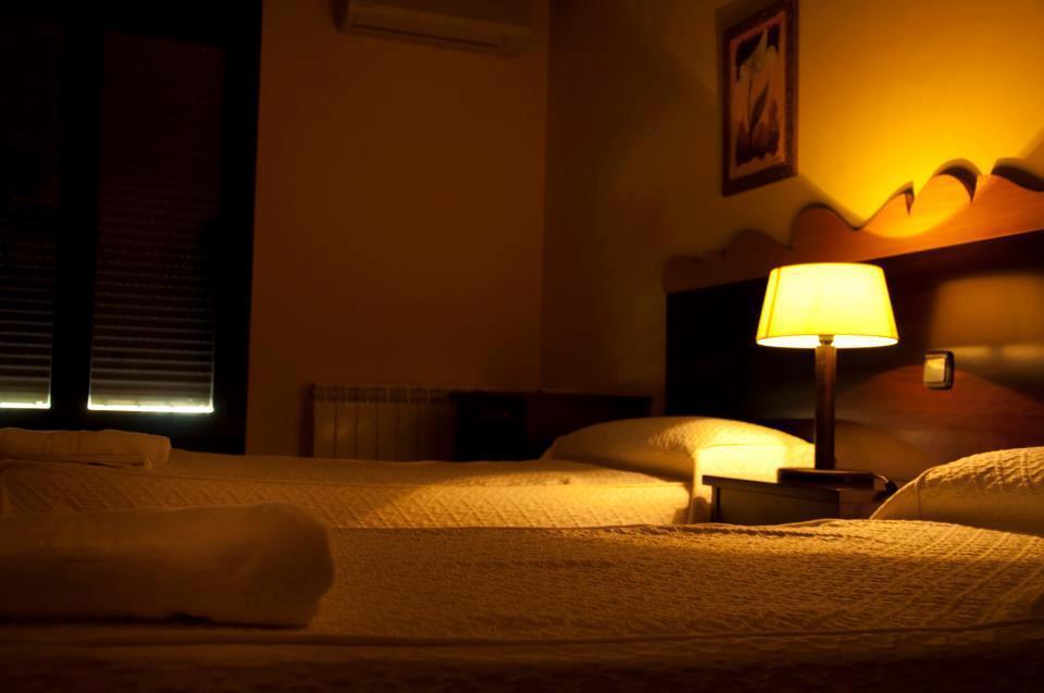 Hotel El Comendador Anon Номер фото